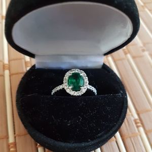 14 Kt Emerald (1.21ct) & diamond (.35ct) ring sz 8